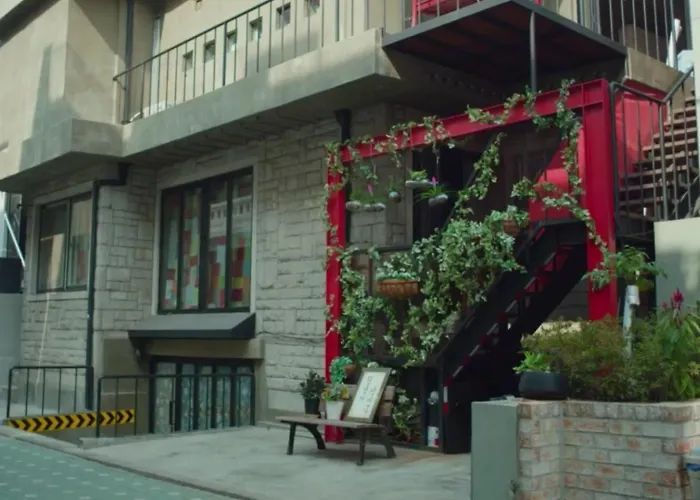 Twotwo House